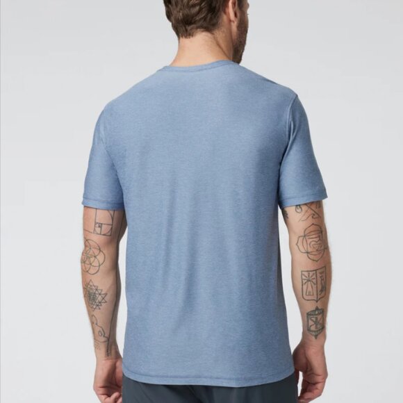 Vuori Strato Tech Tee Men's Performance Shirt in Chambray Heather Blue - Medium - Picture 2 of 7